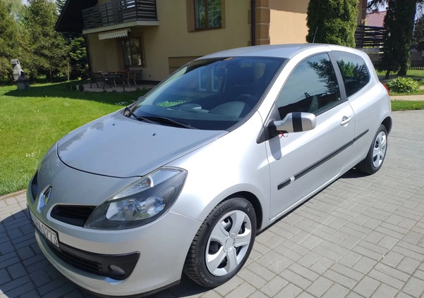 Renault Clio cena 8900 przebieg: 210000, rok produkcji 2005 z Kalety małe 466